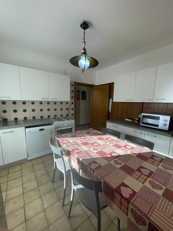 Cucina con lavastovigli